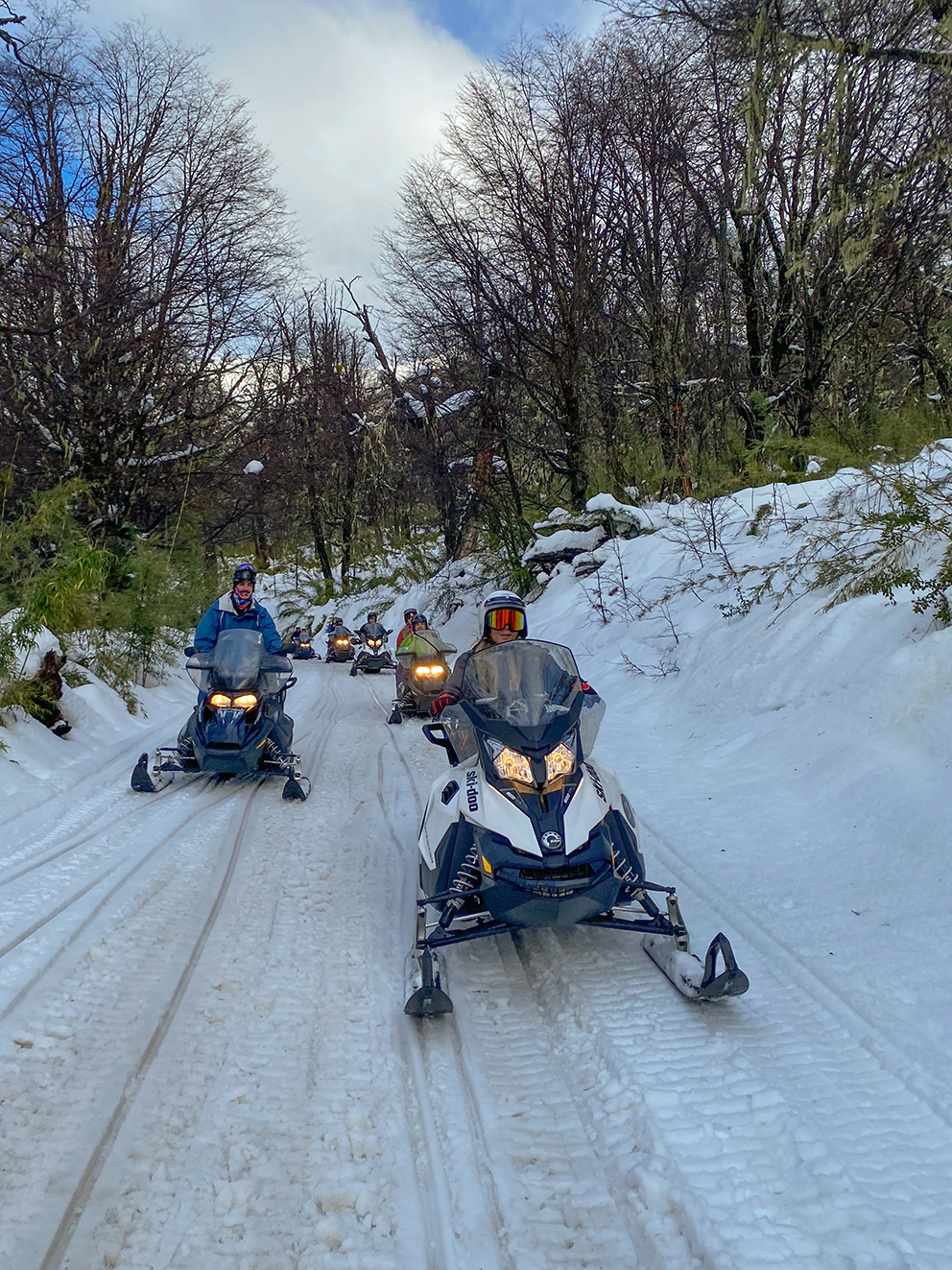 ADV2025LACUTS5E5-0001 La Cueva – Travesía Diurna en Moto de Nieve y Cuatriciclos- Con traslado - Imagen 1